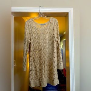 Light weight sweater